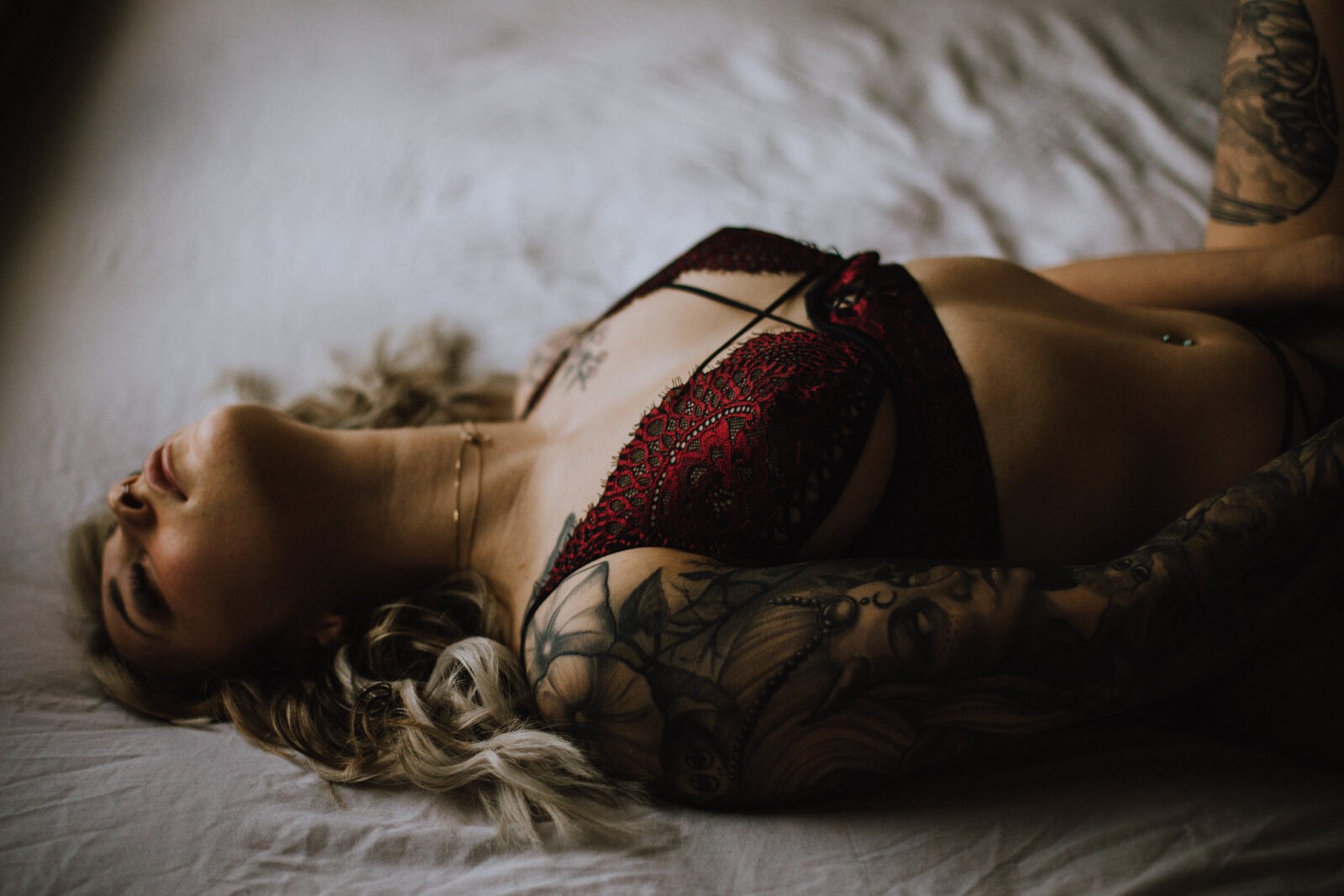 https://jades.ca/wp-content/uploads/2019/04/boudoir_photographer_Victoria1.jpg