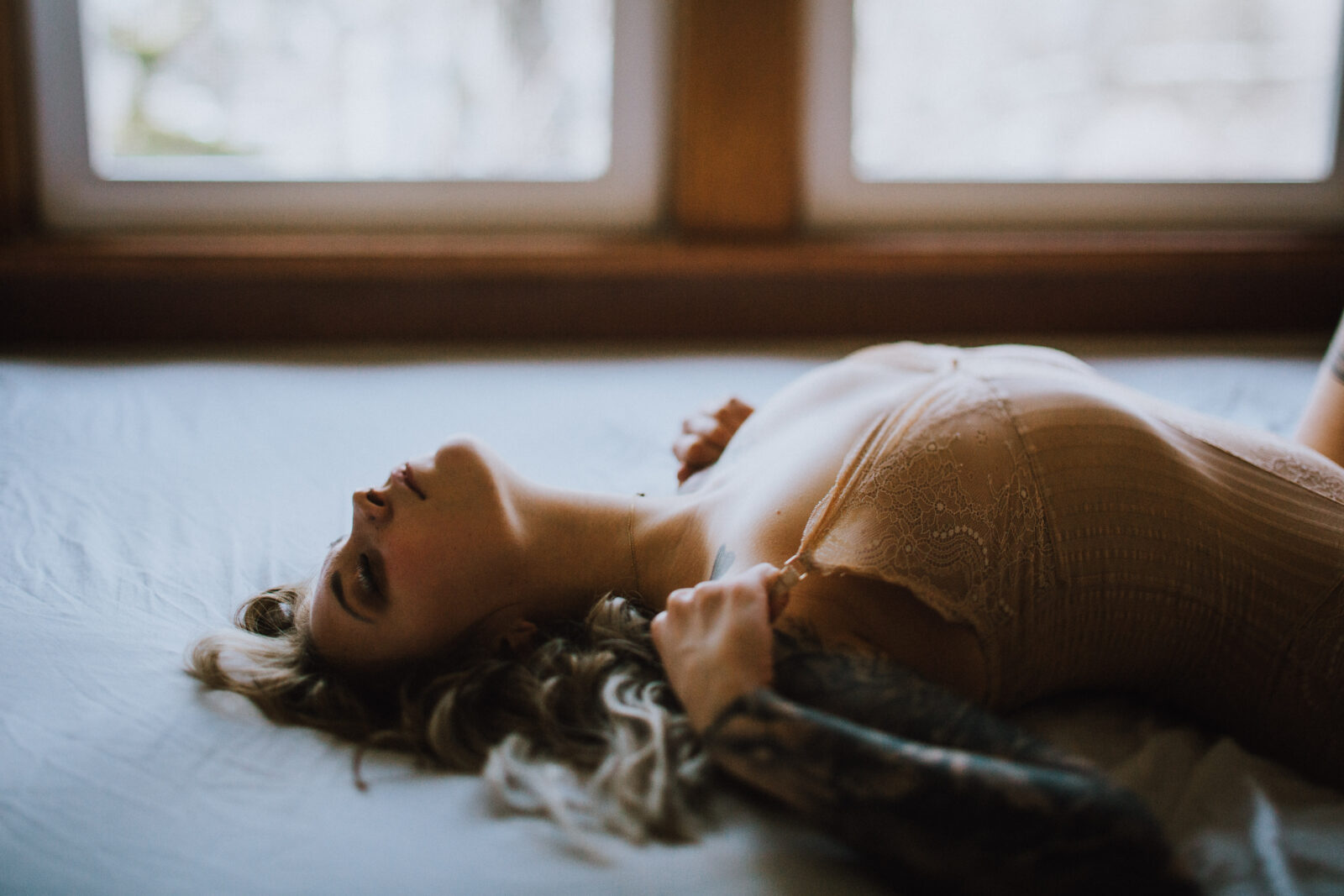 https://jades.ca/wp-content/uploads/2019/04/boudoir_photographer_Victoria18.jpg