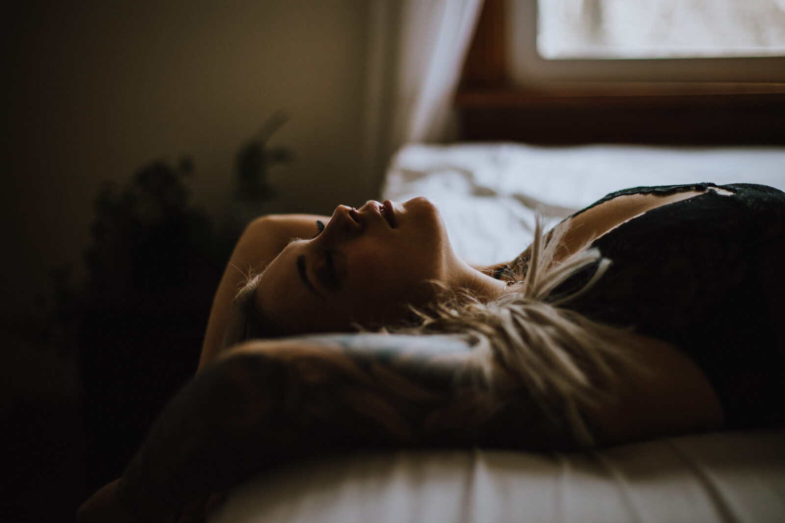 https://jades.ca/wp-content/uploads/2019/04/boudoir_photographer_Victoria94.jpg